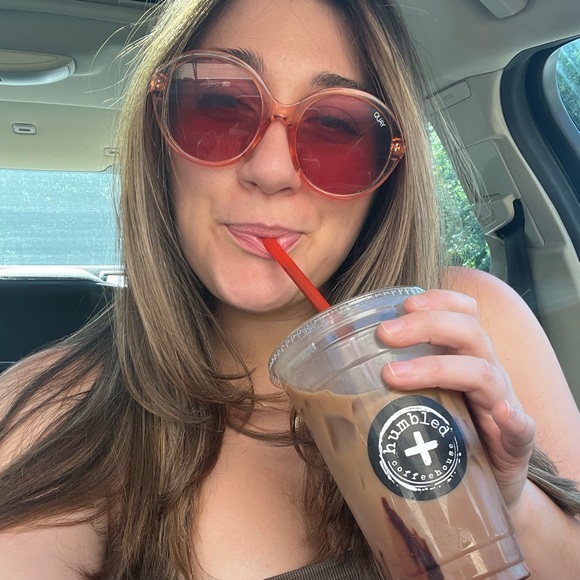 Meet your Posher, Samantha - Picture 1 of 1